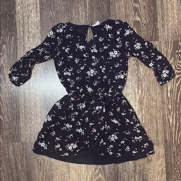 Abercrombie Kids wrap floral dress in black and white color size 7/8 - Picture 1 of 5